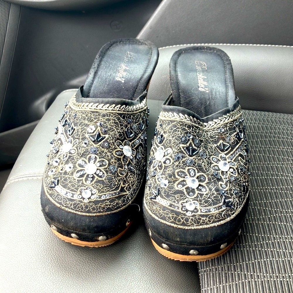 Gorgeous Embellished Black and Gold Women's Clogs 8.5